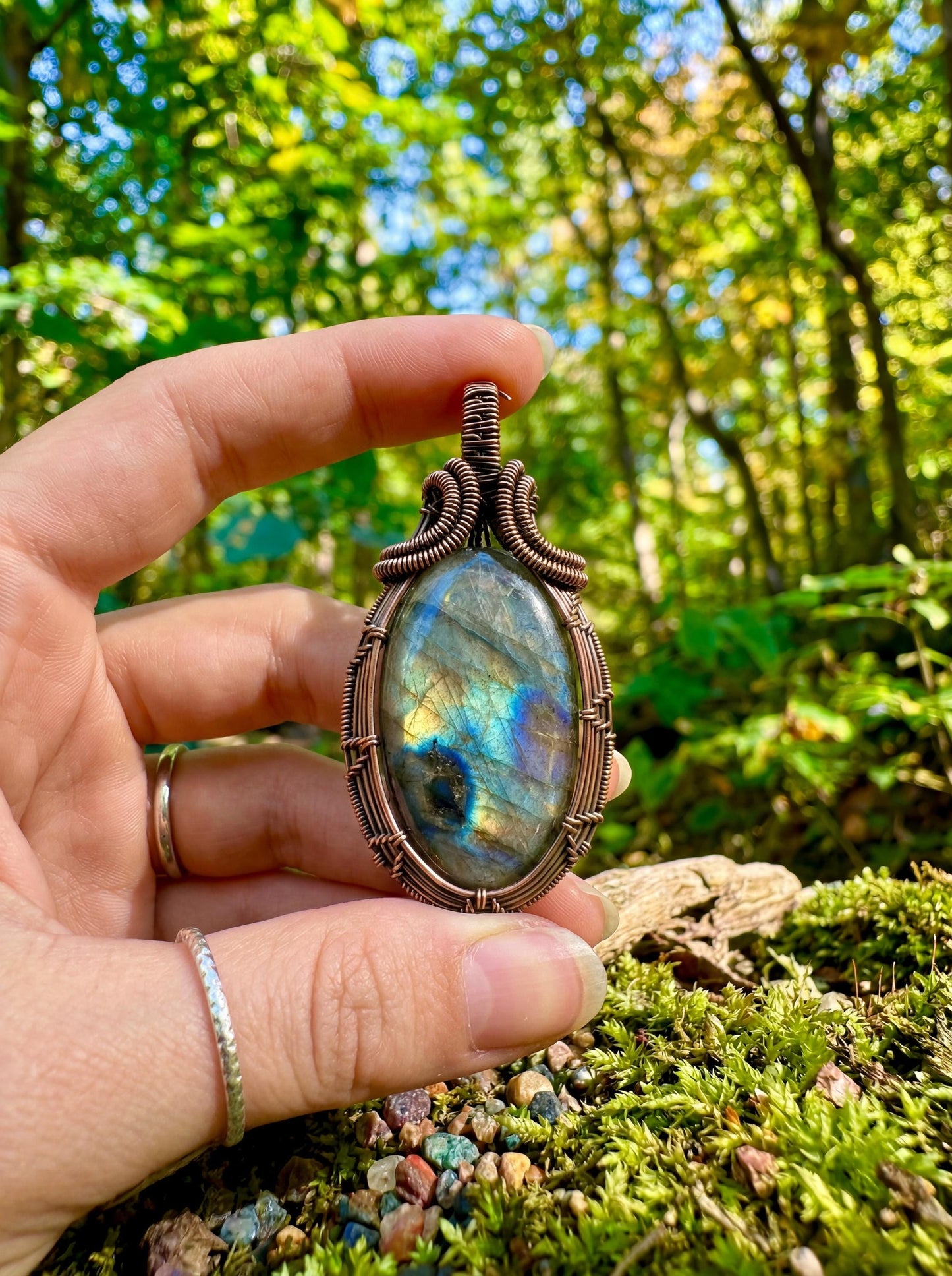 Luminous Forest Veil Labradorite Wire Wrapped Pendant – Blue Flash Crystal Necklace, Handmade Copper Jewelry