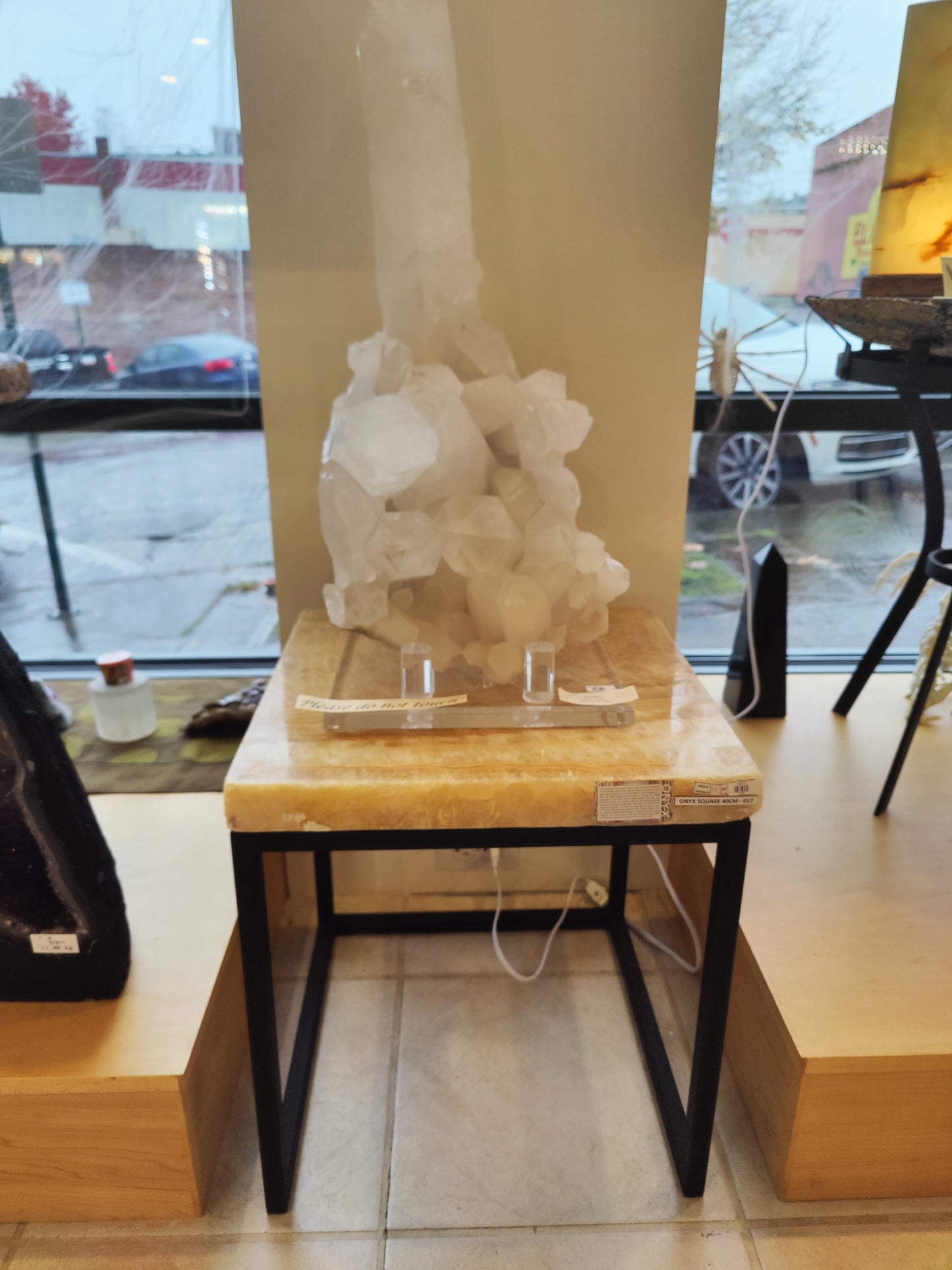 Onyx Nesting Table