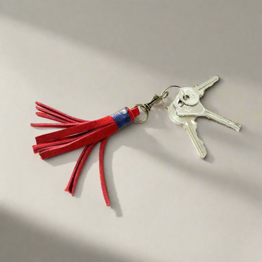 Leather Tassel Zipper Pull | Unisex Handmade Keychain in Minimal Boho Style | Thailand