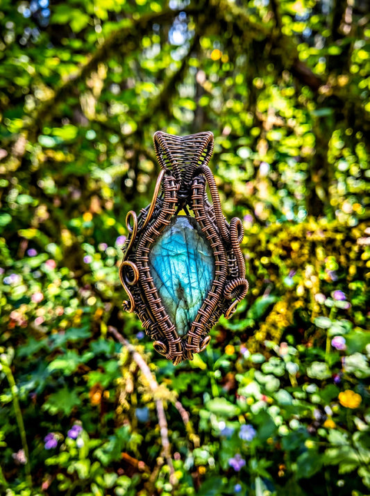 Forest Heart Labradorite Wire Wrapped Pendant – Blue Flash Crystal Necklace, Handmade Copper Jewelry