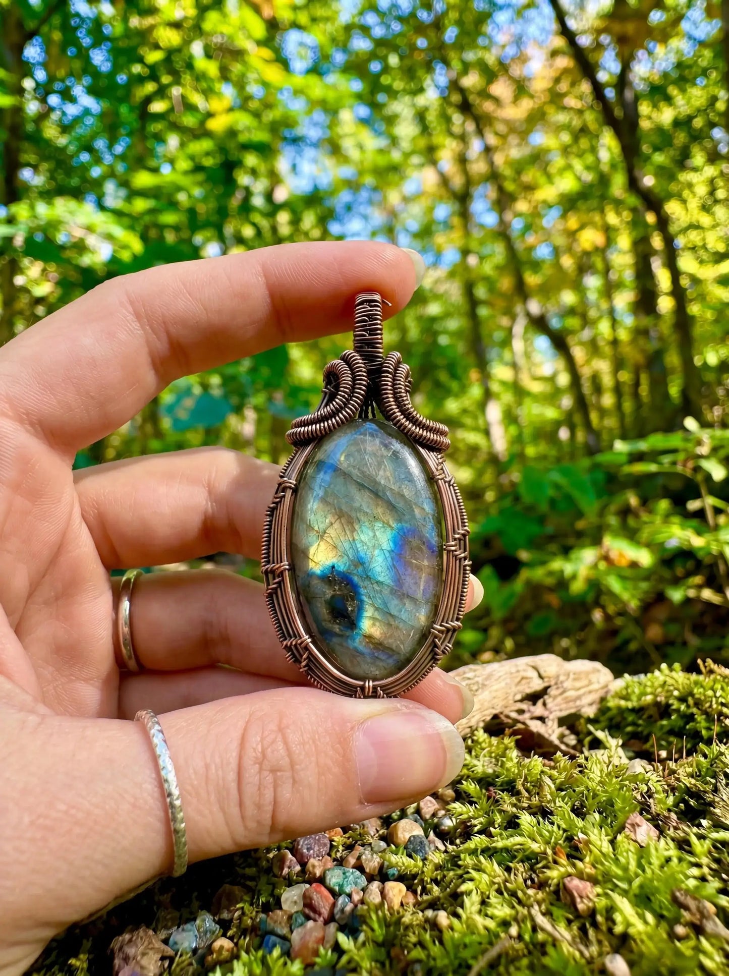 Luminous Forest Veil Labradorite Wire Wrapped Pendant – Blue Flash Crystal Necklace, Handmade Copper Jewelry