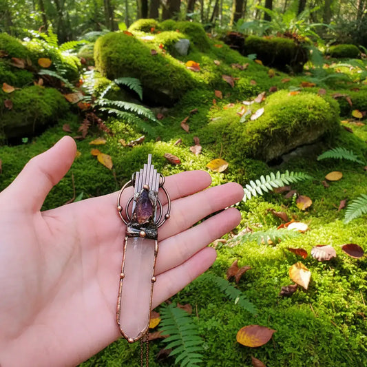 Vingtage Sword-Shaped Stone Crystal Pendant Necklace - CS