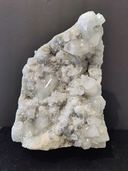 Apophyllite Cabinet Specimen 3,690g