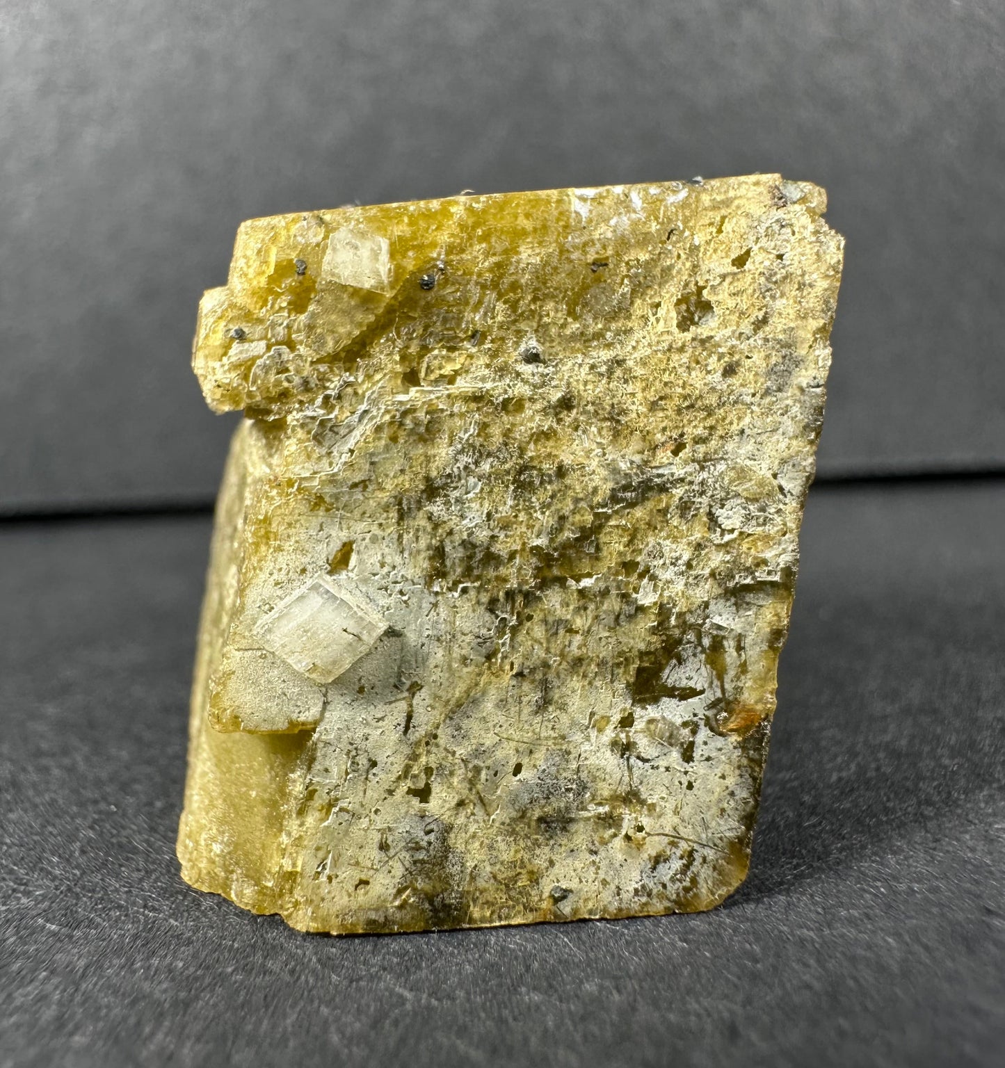Diamond Quartz on Siderite