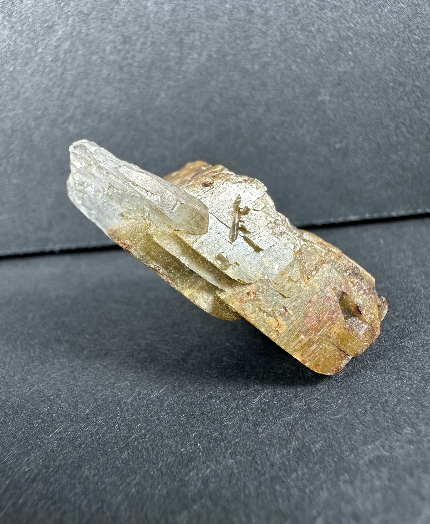Diamond Quartz on Siderite