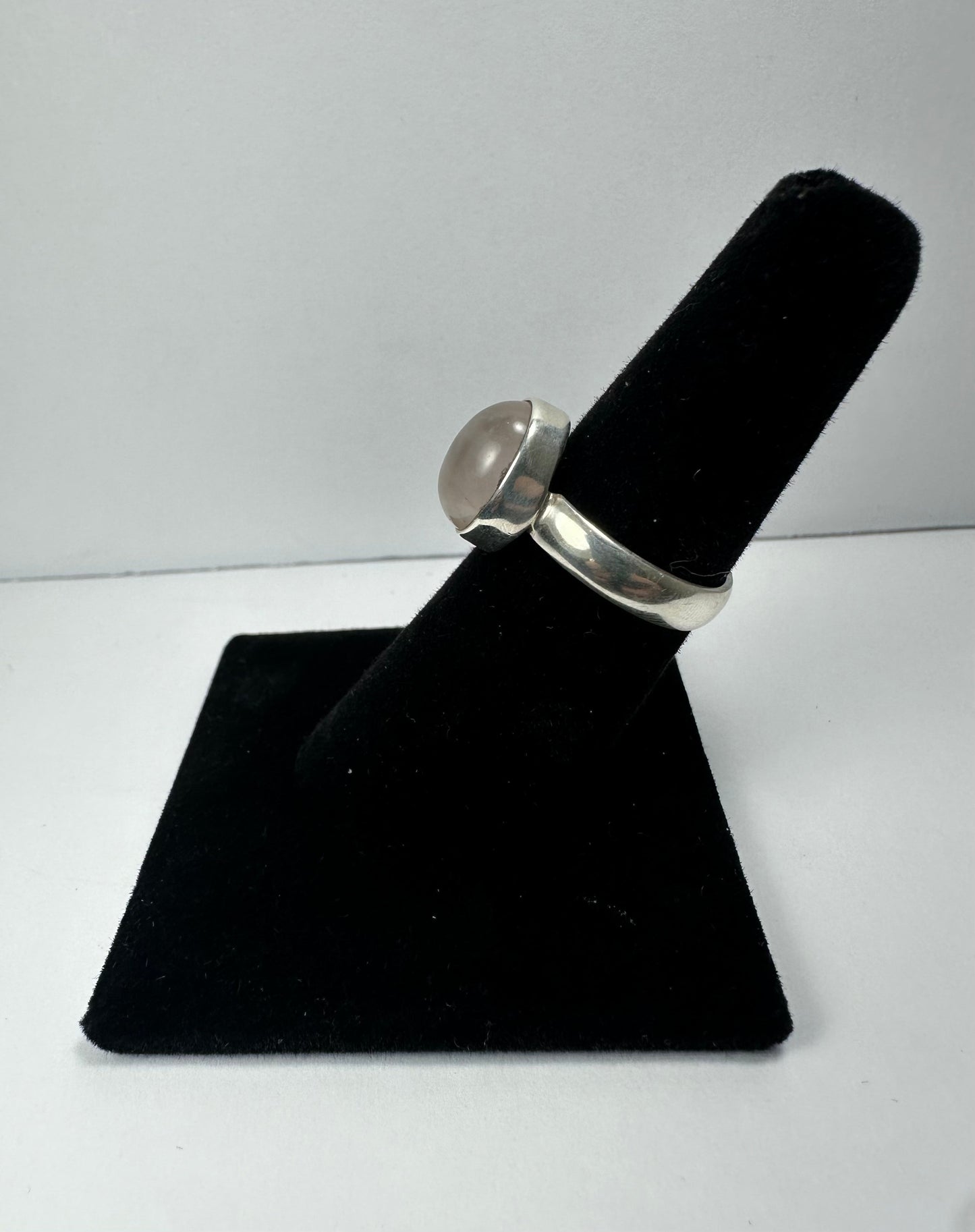 Rose Quartz Oval Cabochon Ring in .925 Sterling Silver Size 6