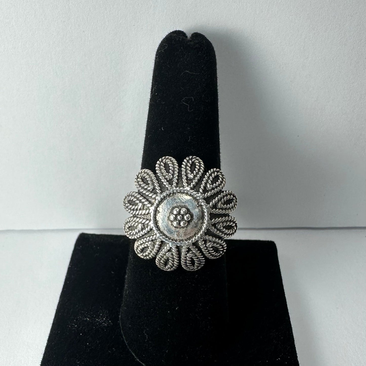 .925 Sterling Silver Flower Ring - Size 8