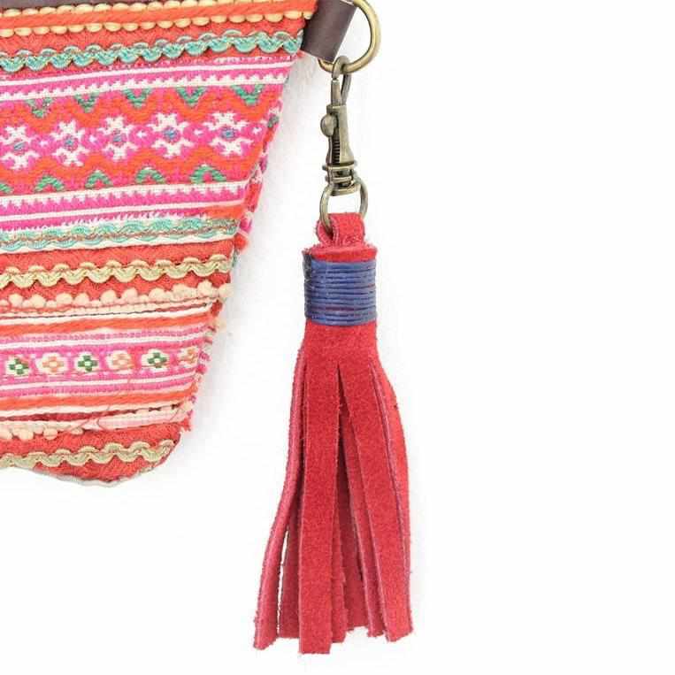 Leather Tassel Zipper Pull | Unisex Handmade Keychain in Minimal Boho Style | Thailand