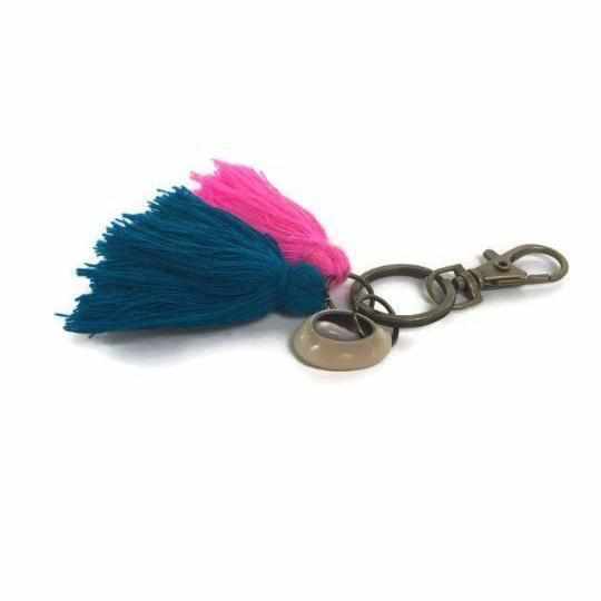 Campana Shell Tassel Zipper Pull | Handmade Keychain from Thailand