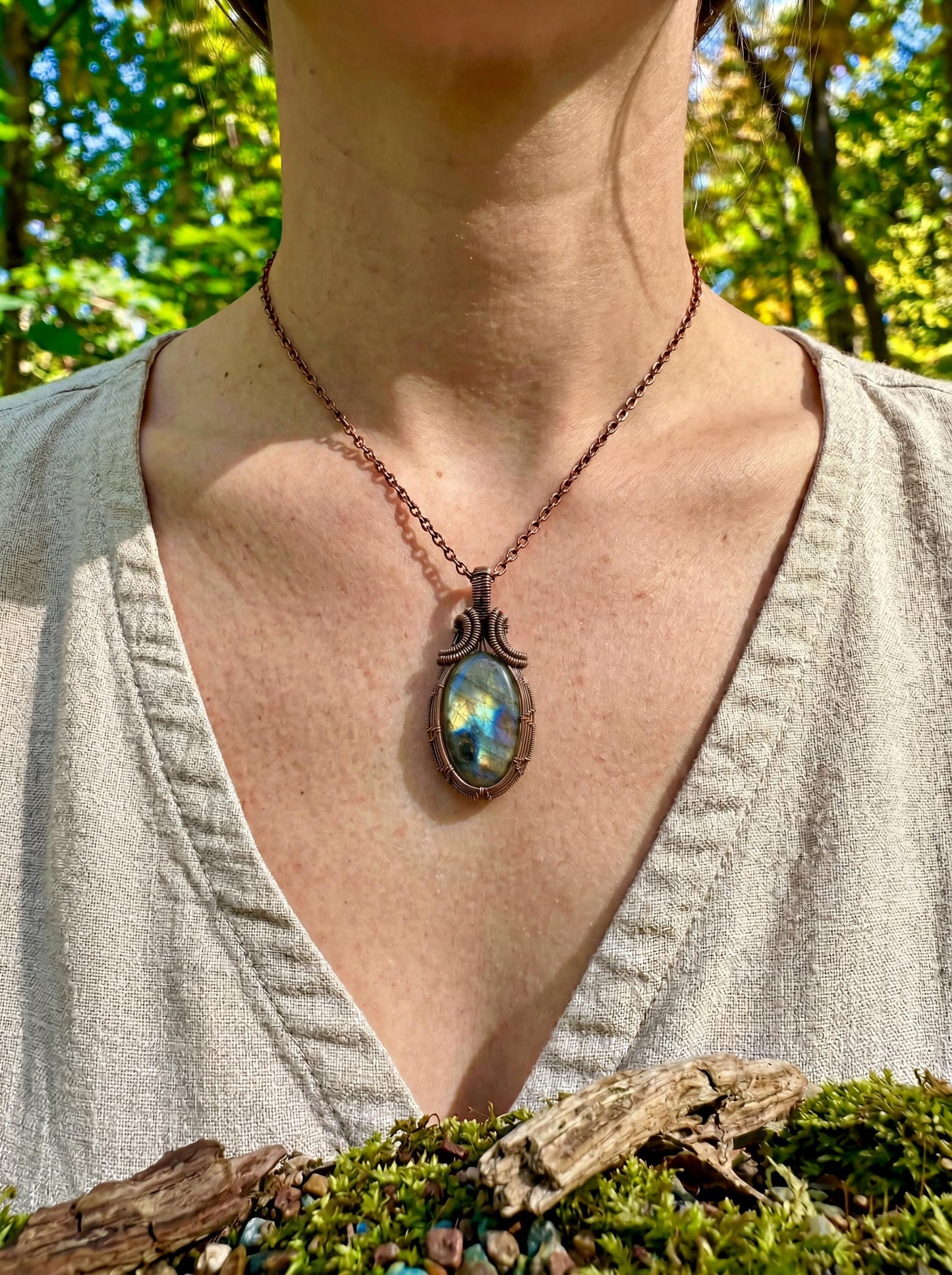 Luminous Forest Veil Labradorite Wire Wrapped Pendant – Blue Flash Crystal Necklace, Handmade Copper Jewelry