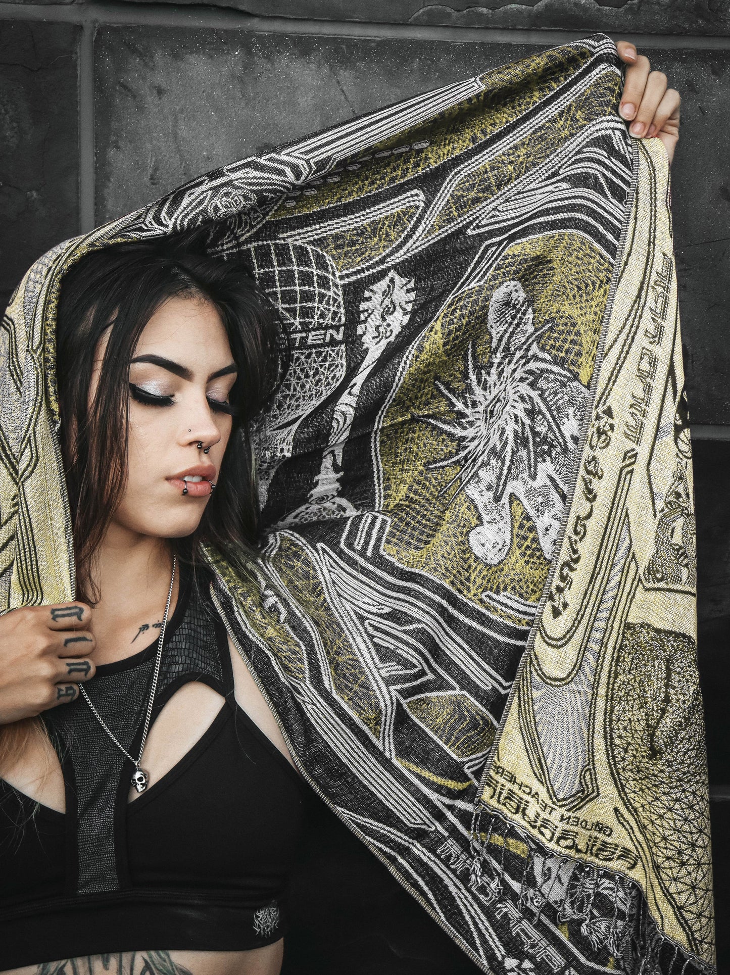 GOLDEN TEACHERS V1 ✦ Gold Festival Shawl