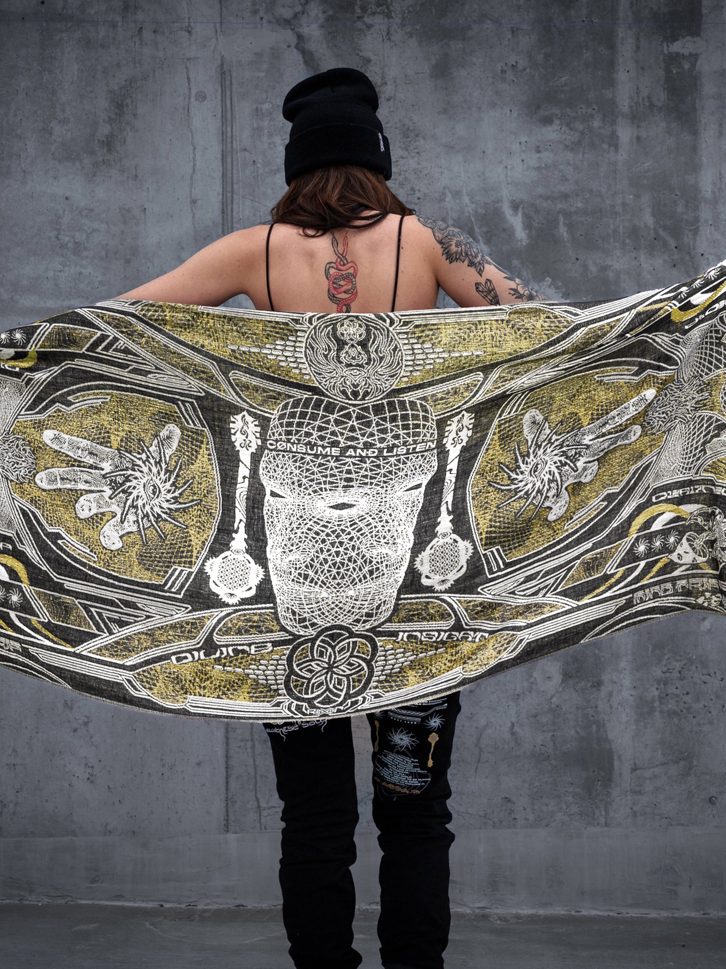 GOLDEN TEACHERS V1 ✦ Gold Festival Shawl
